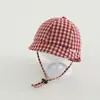 Gorro con Protección para los Oídos para Bebé, Nuevo Estilo Primavera, Cuadros, Cortavientos, Lindo y Súper Adorable, Sombrero de Pescador Unisex para Bebé, Sombrero de Cubo