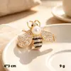 Broche Anti-correr Abelha Alfinete de Segurança Anti-gotejamento de Óleo para Roupas Pino com Fivela de Pérola de Alta Qualidade Acessórios para Roupas Artefato para Apertar a Cintura