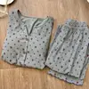 Pijama de estampado completo para mujer para primavera, verano y otoño, con mangas largas, cárdigan de punto acanalado de seda helada, ropa de estar holgada y un conjunto de dibujos animados moderno