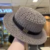2026 Novo Estilo Chapéu de Palha de Aba Reta Personalizado Estilo Francês Europeu e Americano para Primavera e Verão Viagem ao Ar Livre, Proteção Solar na Praia, Alta Qualidade