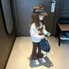 Conjunto para Meninas 2026 Novo Outono Infantil Estampa de Desenho Animado Branco Manga Longa Camada Base Versátil Bebê Calça Estampa de Leopardo