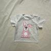Camiseta estilo coreano com gola redonda e ombro de fora, estampa de coelho pequeno, tesouro feminino, manga curta, verão refrescante, tudo combinando