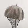 Novo boina de lã feminina para outono e inverno, chapéu de artista estiloso estilo britânico, boina versátil vintage que faz o rosto parecer menor