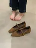 Sapatos Mary Jane Retrô Franceses para Mulheres 2025 Novos Couro Macio Bico Quadrado Pequenos Sapatos de Couro Boca Rasa Sapatos com Salto Interno