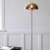 Sofá Lateral Modelo Bauhaus para Sala de Estar Estudo em Casa Quarto Design Estilo Creme Atmosfera Luminária de Chão Cogumelo