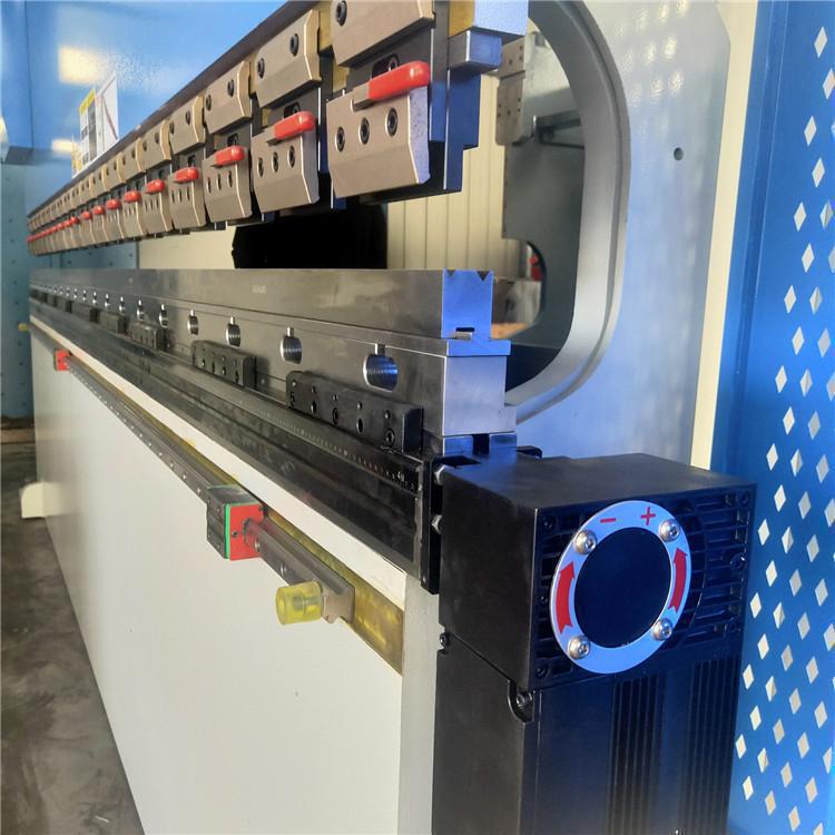 u=1333799838,1233703972&fm