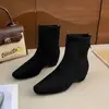 Botas de Cano Curto Quadradas Retro com Salto Baixo Femininas 2026 Outono/Inverno Novas Versáteis com Zíper nas Costas Elegantes para o Trabalho Moda