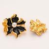 Suéter con botones de metal decorativos occidentales con flores tridimensionales irregulares de alta calidad y esmalte de perlas estilo Chanel