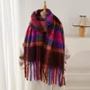 Estilo Nuevo Otoño e Invierno Bufanda Chal Cálido de Mohair Arcoíris a Cuadros Versátil para el Viaje Diario con Borlas Bufanda para Mujer Imitación Cachemir