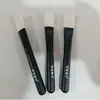 Suministro directo de fábrica en stock, nuevo cepillo para mascarilla de pelo suave, herramientas de maquillaje para mascarillas DIY, cepillo para mascarilla de varilla negra caliente