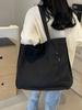 Bolsa de Ombro Casual de Lona Estilo Japonês para Mulheres da Temporada de Verão de 2024, Bolsa Tote Elegante de Grande Capacidade para o Dia a Dia, Bolsa de Mão