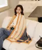 Novo cachecol de outono e inverno estilo coreano, de cashmere sintético, dupla face com cadeado de coração, versátil para ambientes com ar condicionado, xale quente, aquecedor de pescoço para estudantes