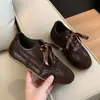 Moda Otoño 2026 Zapatos Deportivos Casuales para Mujer Cordones Planos Cinta Forrest Gump Zapatos Suela Plana Zapatos de Entrenamiento Alemanes para Mujer Color Café
