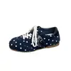 Zapatillas de entrenamiento alemanas retro de cordones planos para mujer, nuevo modelo popular de otoño 2026, zapatillas casual versátiles de lunares que aumentan la altura