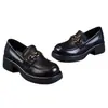 Sapatos de couro com sola grossa para aumentar a altura, modelo novo de outono 2026, mocassins casuais versáteis para pessoas baixinhas