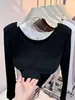Camada Base Feminina com Toque de Luxo, Camiseta com Acolchoamento nos Ombros, Novo Estilo Outono/Inverno 2025, Corte Justo, Gola V, Top de Manga Curta/Longa