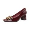 Tacones Altos de Punta Cuadrada, Tacones Gruesos, No Cansan los Pies, Zapatos de Boda Rojos, Nuevo Estilo Primavera y Otoño 2025, Zapatos de Salón de Charol Estilo Francés