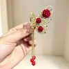 Presilha de cabelo com strass rosa para mulheres, acessório de cabelo de liga elegante e sofisticado com borlas de borboleta