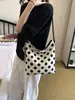 Bolsa de Ombro Único com Bolinhas de Nicho Estilo Coreano Moda Verão 2026 Nova Tendência Estilosa para o Dia a Dia Transversal