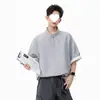 Camisa Polo de manga curta color block desconstruída estilo Hong Kong com gola de lapela, design soltinho para homens, camiseta casual de casal para o verão