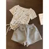 Pijama Curto com Estampa de Estrelas e Ajuste na Cintura com Design Coreano para Mulheres Verão Confortável Conjunto de Roupa para Casa com Shorts Listrados