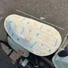 Almofada de Assento com Proteção Solar para Veículo Elétrico, Almofada Dupla Camada Flip-Up, Capa de Assento para Bateria, Almofada de Assento para Motocicleta, Capa de Assento, Capa de Assento com Isolamento Térmico
