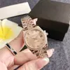 Nuevo Reloj de Acero Inoxidable para Mujer Luz de Lujo Exquisito Superficie de Tela Reloj de Cuarzo Casual Versátil para Mujer Correa de Acero Dorado