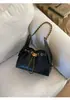 Bolsa Pequeña de Bordado de Diamantes para Mujer 2026 Nueva de Moda Versátil Bolso Cruzado con un Toque de Lujo, Bolso Cuadrado Pequeño de Hombro Debajo del Brazo