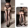 Shuo Yao: Camisola de Encaje Brillante al Aceite Body de una Pieza con Abertura en la Entrepierna Falda de Malla con Volantes Camisola Larga hasta la Rodilla Body de una Pieza Medias A333