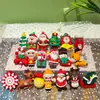Chaveiro de presente de Natal direto da fábrica, pingente de boneca de desenho animado em PVC, acessórios de chaveiro de Natal feitos à mão