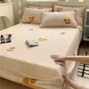 Sábana Bajera Ajustada de Algodón Cepillado Engrosado, Universal para Todas las Estaciones, Estampada, Completamente Cerrada, Resistente a la Suciedad, Cubre Cama Antideslizante de Algodón, Funda Protectora, Juego de Tres Piezas