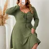 Vestido Feminino Plus Size de Tricô Canelado com Amarração Frontal e Manga Longa, Comprimento no Joelho