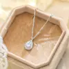 Collar de plata pura s925 con colgante de lágrima rosa y azul para mujer, brillante con diamantes, lujo ligero, exquisito, estilo nicho, cadena versátil para la clavícula
