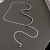 Colar Ajustável com Pingente em Corrente Osso de Cobra com Contas Redondas Versátil de Alta Qualidade, Corrente de Suéter de Nicho Europeu e Americano, Corrente de Pescoço Elegante