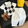 Estilo Coreano Camiseta de Tricô Manga Curta com Gola Polo Padrão Diamante Color-Blocked Novo Modelo 26 Verão para Meninos Calça de Terno Casual Infantil
