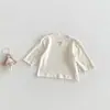 Conjunto de Tres Piezas para Bebés y Niños Pequeños: Top Básico Dianxi con Sudadera con Capucha y Lazo, Jeans de Dibujos Animados para Niñas