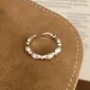 Anel Trendy de Arroz Sete Grãos, Estilo Minimalista, Anel da Moda com Pequenas Contas Douradas, Design de Alto Padrão, Anel Ajustável Versátil