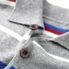 Tricô Masculino Outono/Inverno 2025 Estilo Jovem Retrô com Listras Contrastantes e Gola Polo, Modelagem Solta e Preguiçosa, Tricô Versátil