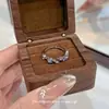 Anillo de Diamante Morado Brillante de Diseño Exclusivo, Exquisito y Lujoso, Moderno, Retro, Estilo Coreano, Versátil para el Trabajo, Anillo Sencillo para el Dedo Índice