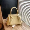 Bolso de Mano Sencillo para Viajes Diarios Primavera 2026 Bolso Cruzado de Estilo Coreano para Mujer Bolso de Hombro Versátil Exquisito y Moderno