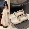 Tallas 36-43 Tallas Grandes Zapatos de Mujer, Nuevos Zapatos Planos Bordados Estilo Chino 2026, Adecuados para Faldas, Zapatos de Tacón Bajo con Perlas