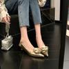 Zapatos Versátiles para Mujer con Tacón Bajo Tipo Gatito, Punta Fina, Boca Baja, Piel Suave, Florales Dorados y Plateados, Novedad 2026