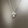 Collar con Colgante de Cruz de Diseño de Alta Gama para Mujer 2025 Nuevo Lujo Accesible Cadena para Clavícula de Nicho Cadena Personalizada para Suéter