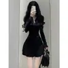 Vestido Negro de Manga Larga con Cuello Polo de Botones y Pliegues para Mujer, Estilo Francés, Corte Ajustado, Ceñido a la Cintura, Adelgazante, Falda Corta Elegante