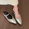 Mules plateados con pedrería para mujer, de punta cerrada, con aumento interno de altura, adecuados para uso en exteriores, elegantes zapatos Mary Jane franceses para primavera/verano 2025