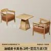 Juego de mesa y sillas casual, una mesa y dos sillas, juego de tres piezas, sillón individual pequeño para balcón, adecuado para casa de huéspedes y hotel, en estilo madera natural