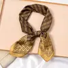 Bufanda de Seda de Alta Gama, Nueva Bufanda Cuadrada Pequeña Popular de 70 cm para Mujer, Estilo Versátil de Primavera y Otoño, Estilo de Verano a la Moda, Camisa Delgada