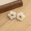 Conjunto de Colar e Brincos de Camélia Bordados Artesanais Retro Francês para Mulheres Miçangas de Arroz Camada Dupla Empilhável Acessórios Estilo Coco Corrente de Clavícula