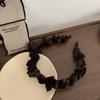 Diadema de terciopelo con lazo retro francés, diadema plisada estilo niña para otoño e invierno, accesorios oscuros para el cabello de moda en línea, venta al por mayor