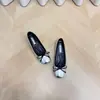 Versión de piel de vaca~aumento interior de bailarinas francesas de punta fina para mujer, rojas, combinadas con una falda, zapatos Mary Jane de cuero genuino